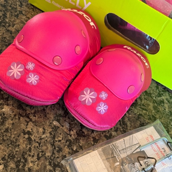 Rollerblade Kids' Pink and Black Skates - Picture 15 of 16